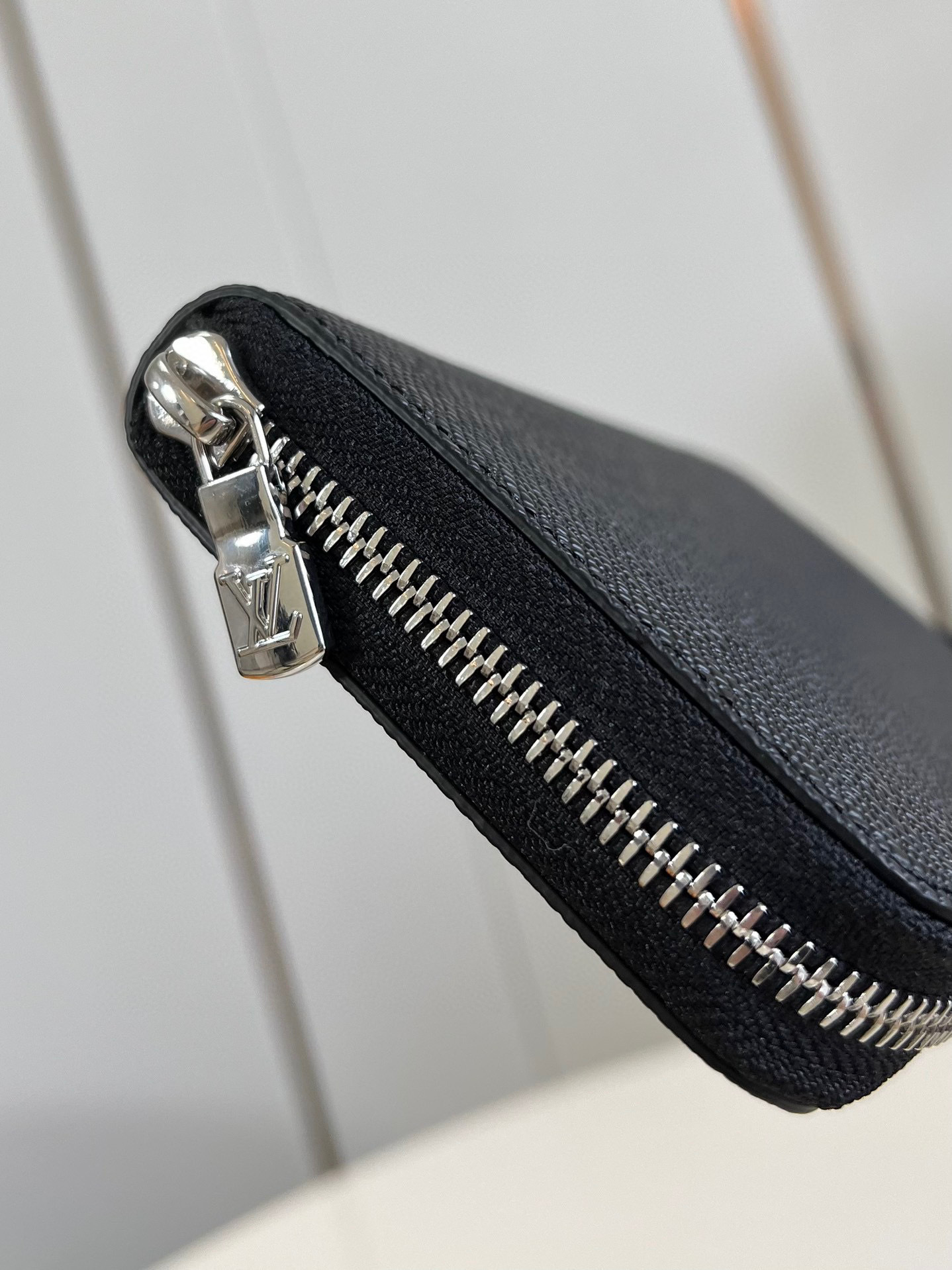 Louis Vuitton Zippy Size：21*10*2.5cm