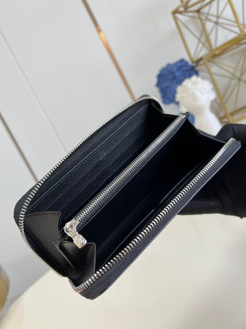Louis Vuitton Zippy Size：21*10*2.5cm