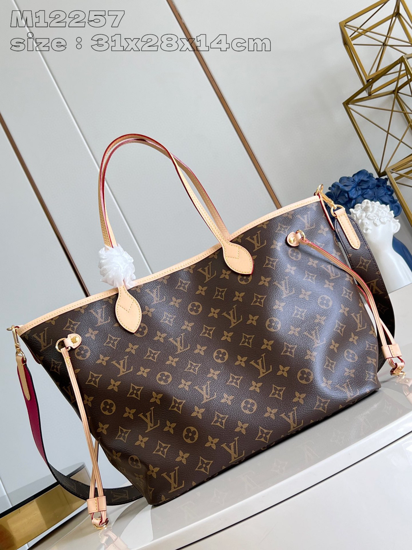 Louis Vuitton Neverfull Dimensioni: 31*28*14 cm
