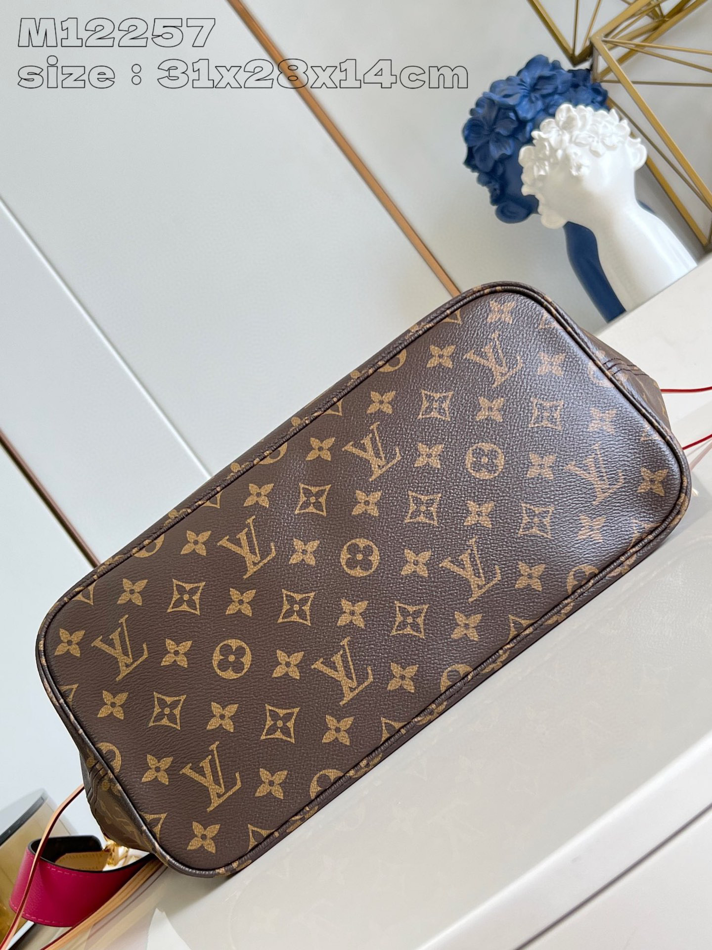 Louis Vuitton Neverfull Dimensioni: 31*28*14 cm