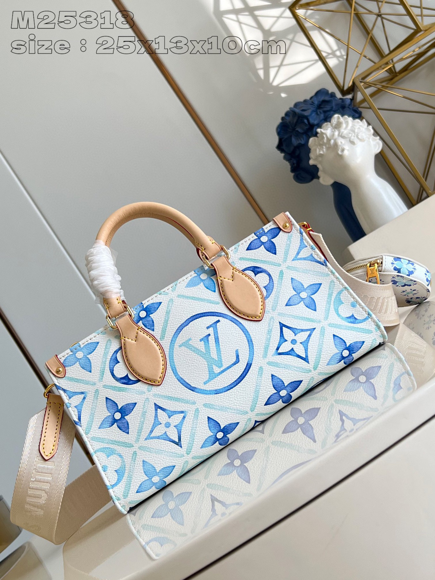 Louis Vuitton OnTheGo East West Saiz：25*13*10sm