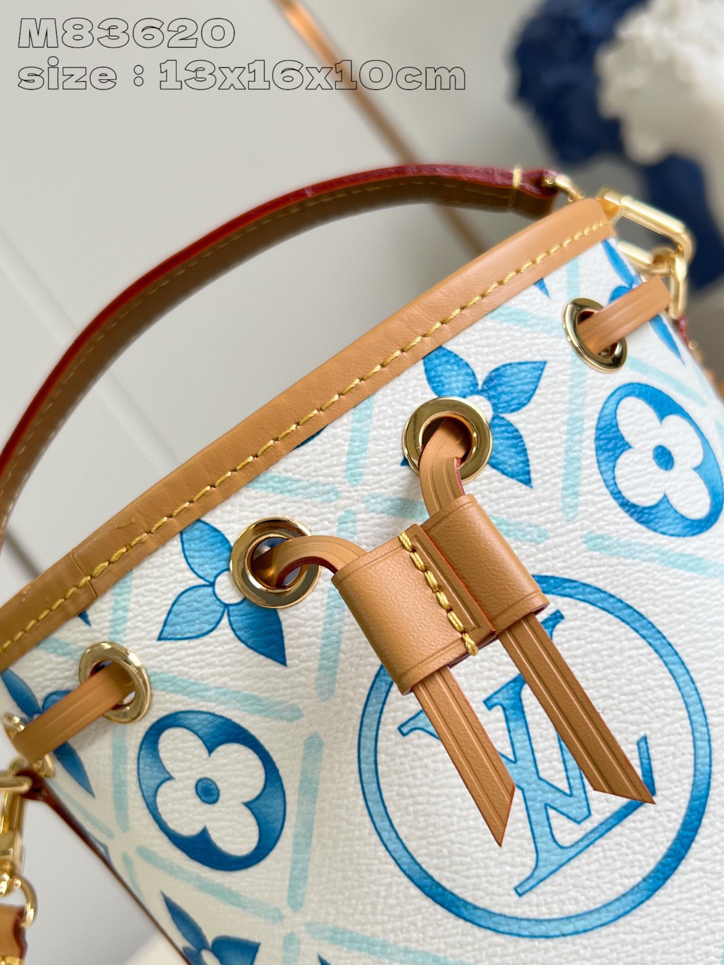 Louis Vuitton By the Pool Dimensioni: 13*16*10cm