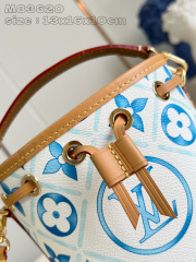 Louis Vuitton By the Pool Dimensioni: 13*16*10cm