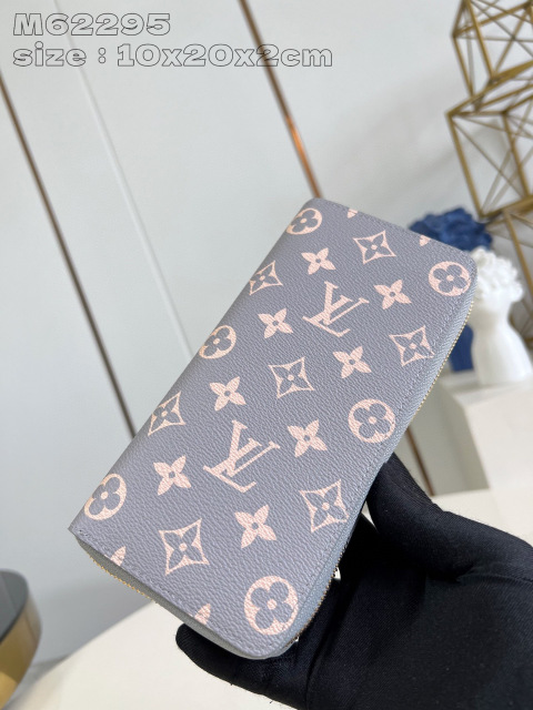 Louis Vuitton zippy Dimensioni: 20*10*2cm
