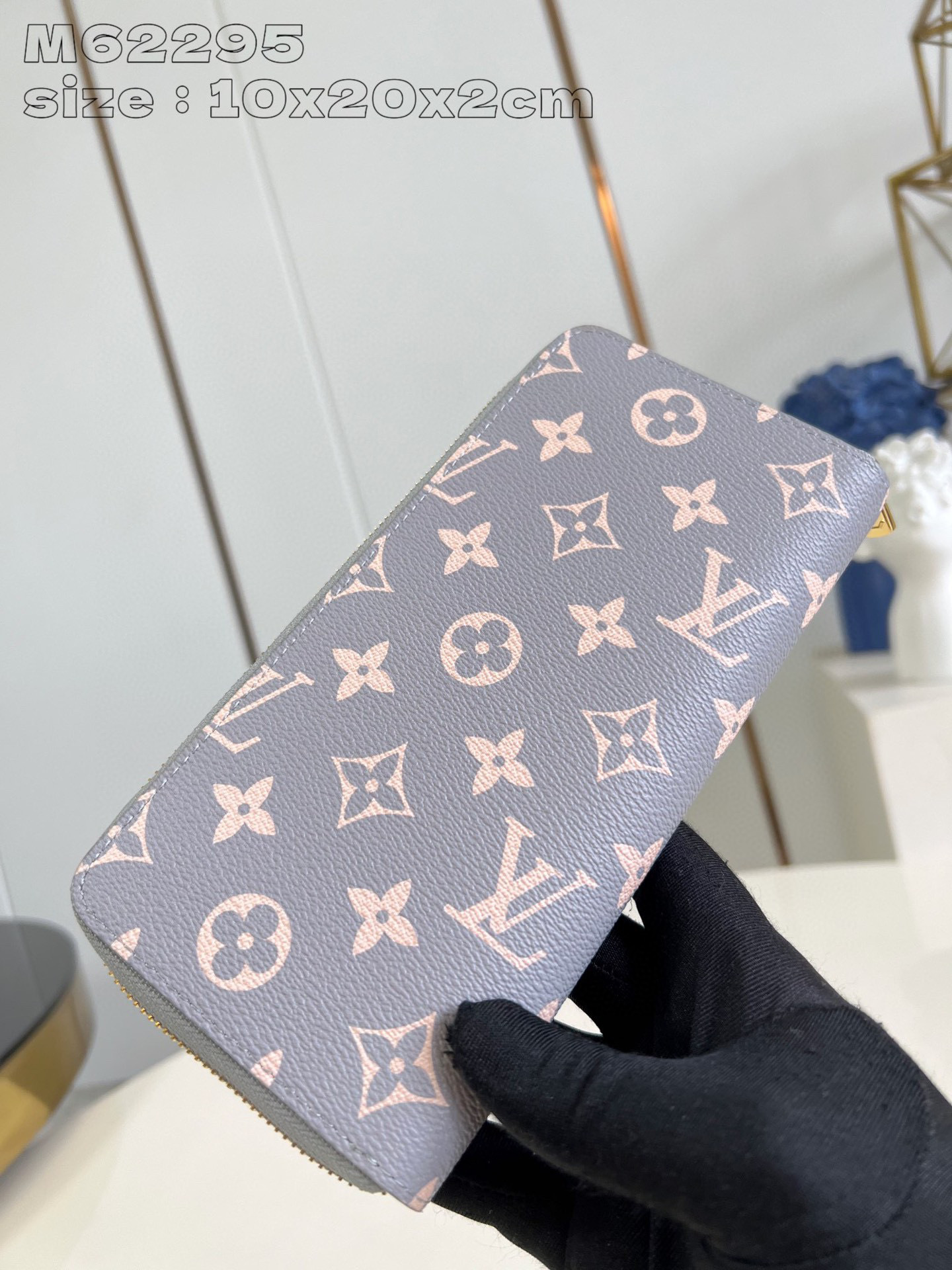 Louis Vuitton zippy Dimensioni: 20*10*2cm