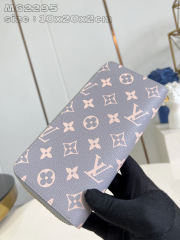 Louis Vuitton zippy Dimensioni: 20*10*2cm