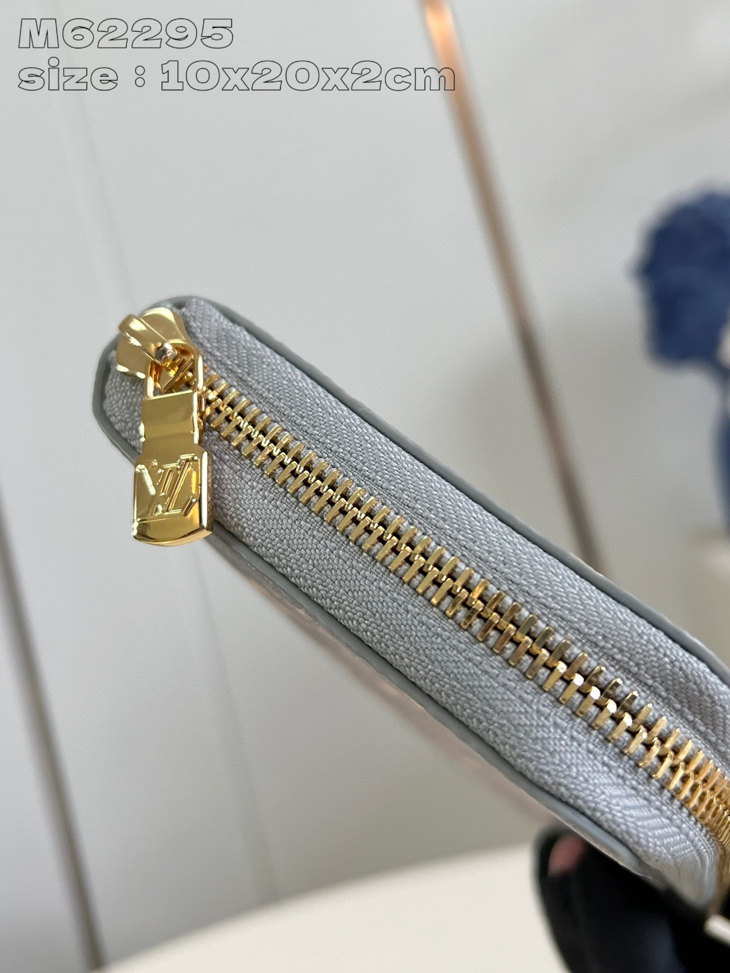 Louis Vuitton zippy Dimensioni: 20*10*2cm