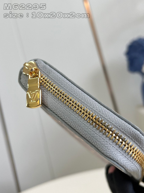 Louis Vuitton zippy Dimensioni: 20*10*2cm