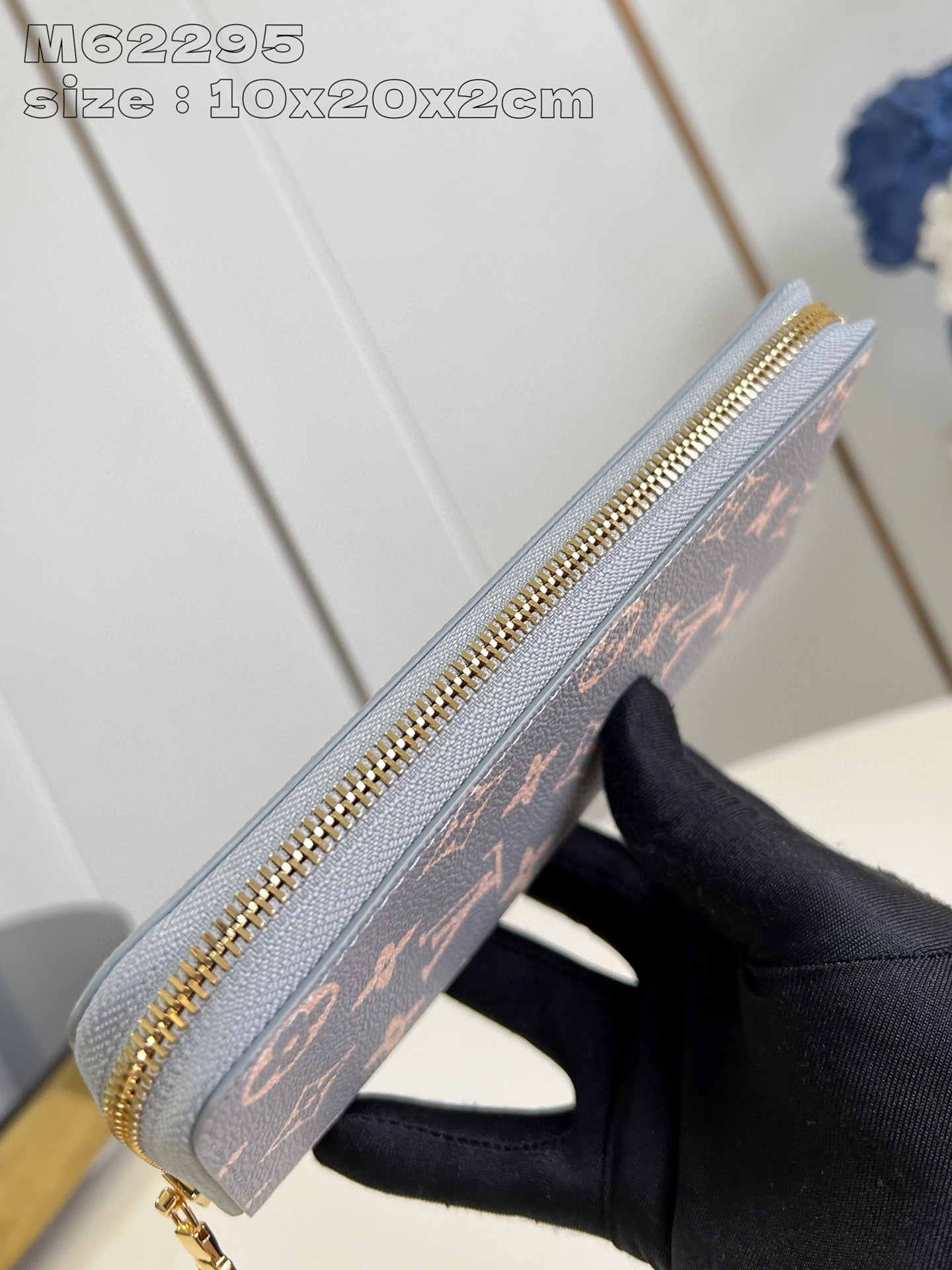 Louis Vuitton zippy Dimensioni: 20*10*2cm
