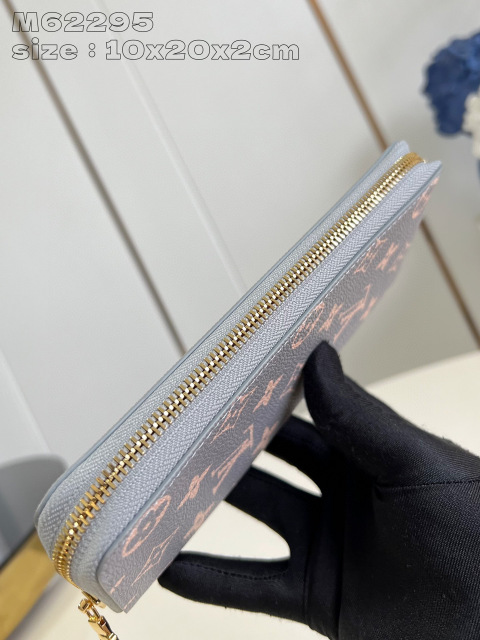 Louis Vuitton zippy Dimensioni: 20*10*2cm