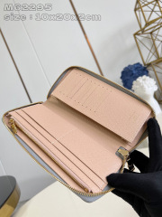 Louis Vuitton zippy Dimensioni: 20*10*2cm