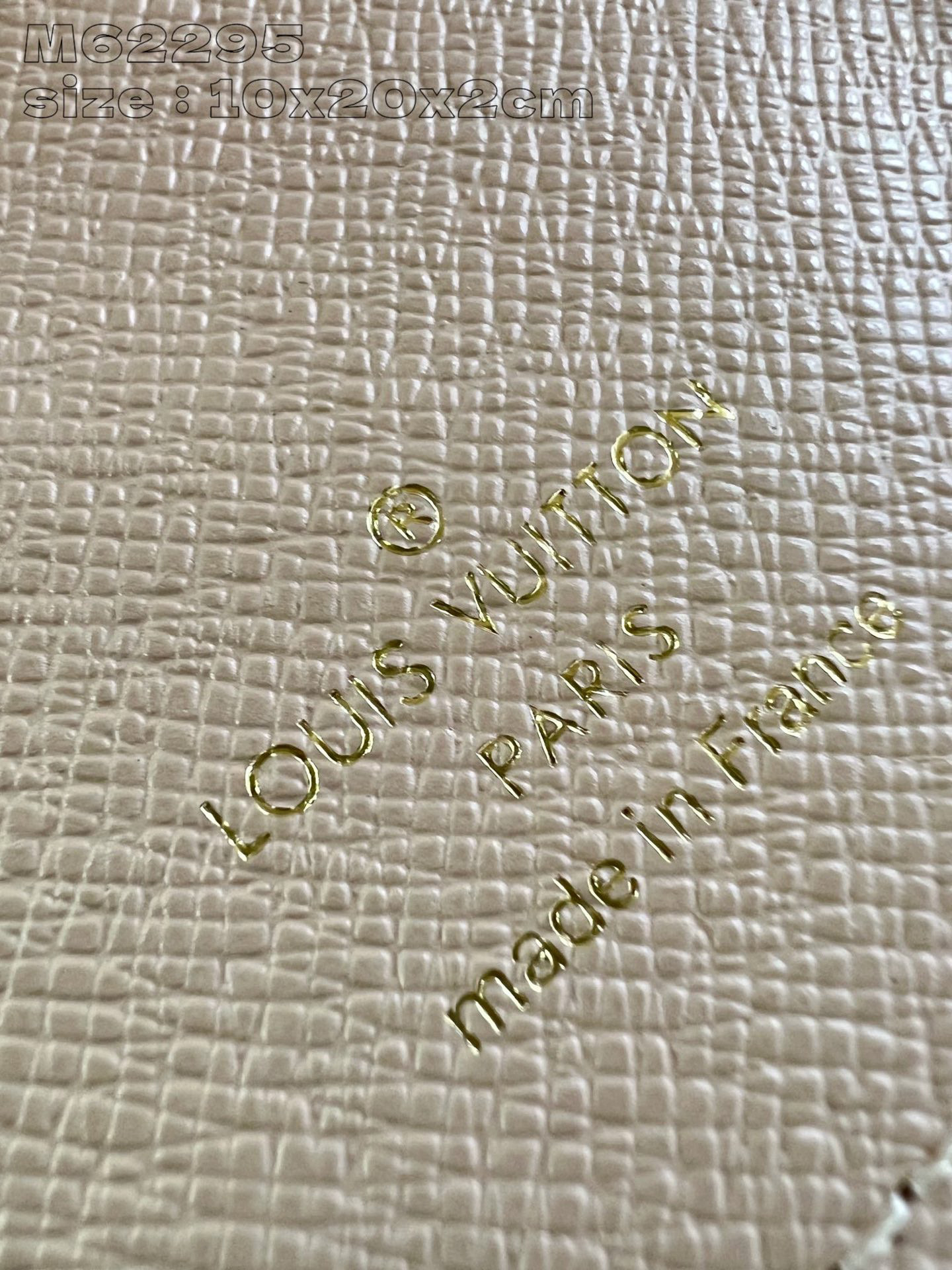 Louis Vuitton zippy Dimensioni: 20*10*2cm