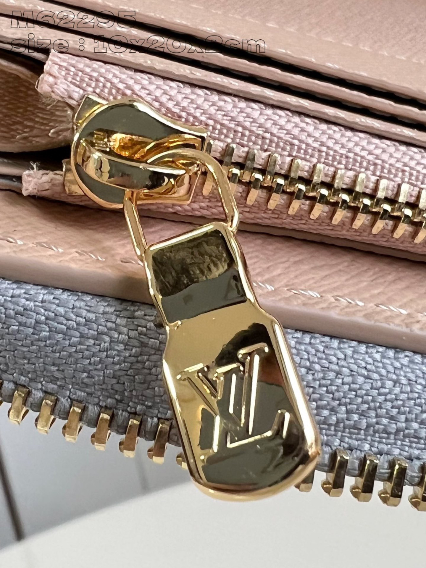 Louis Vuitton zippy Dimensioni: 20*10*2cm
