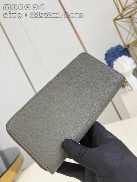 Dimensioni della borsa Louis Vuitton Zippy: 21*10*2,5 cm