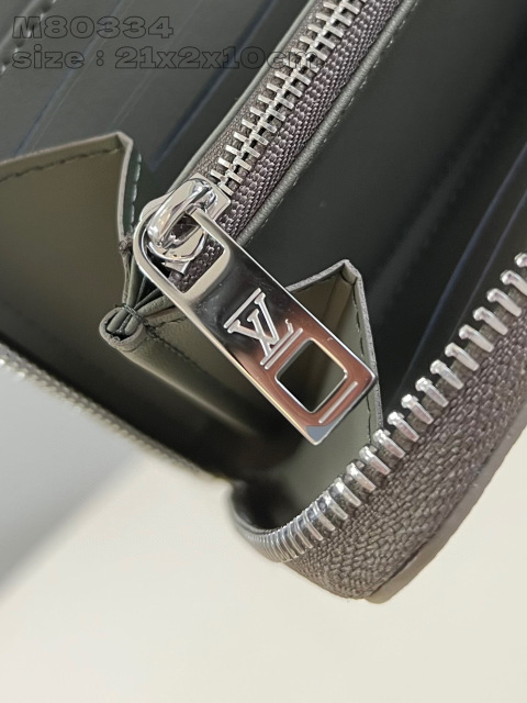 Dimensioni della borsa Louis Vuitton Zippy: 21*10*2,5 cm