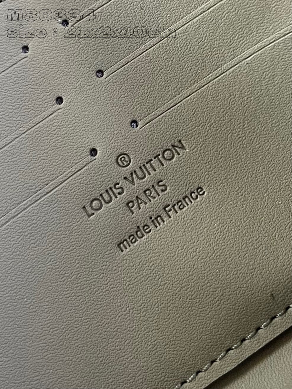 Dimensioni della borsa Louis Vuitton Zippy: 21*10*2,5 cm