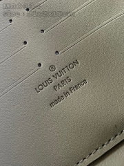 Dimensioni della borsa Louis Vuitton Zippy: 21*10*2,5 cm