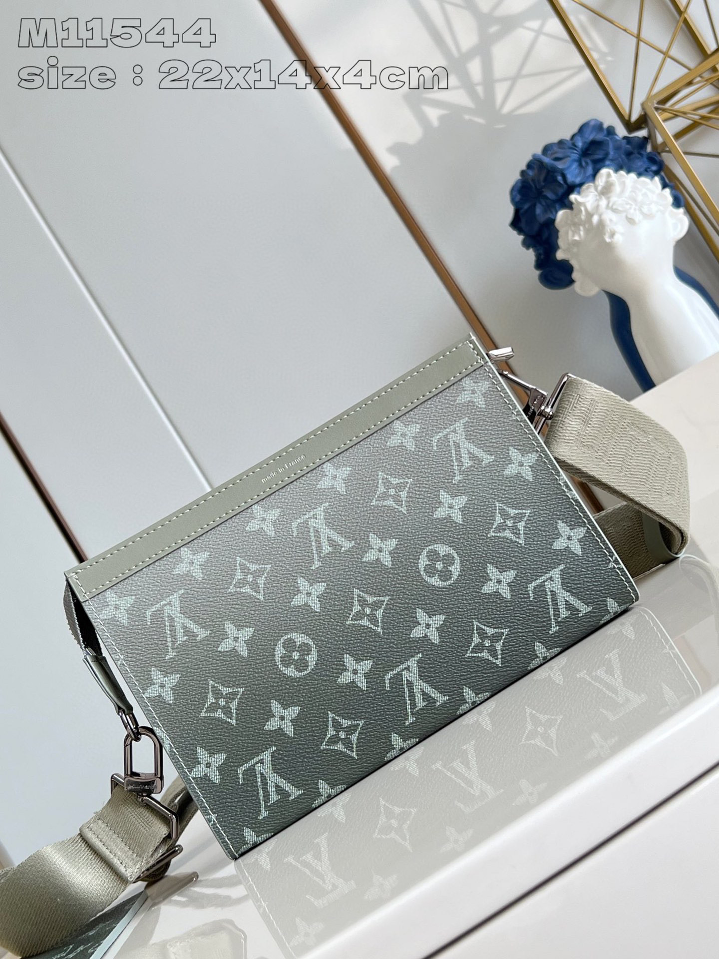 Louis Vuitton Gaston mini  Size：22*14.5*4.5cm