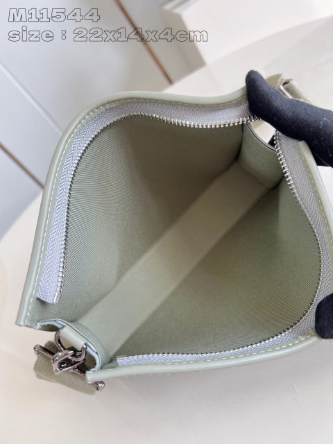 Louis Vuitton Gaston mini  Size：22*14.5*4.5cm