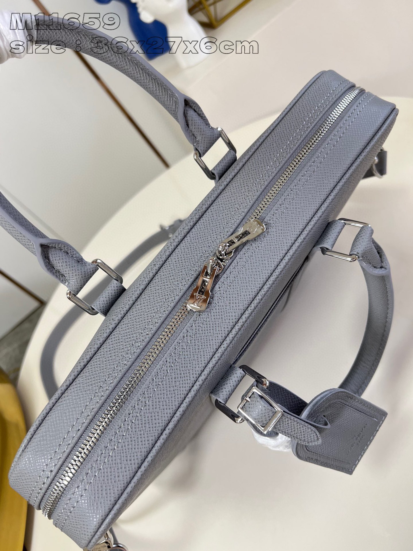 Louis Vuitton Porte Documenti Dimensioni viaggio: 36,5 * 27,5 * 6 cm