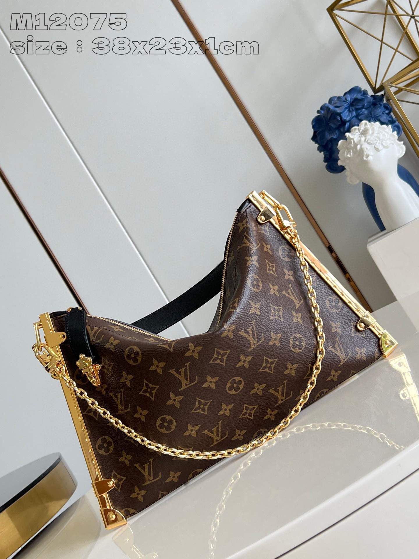 Dimensioni del baule portafortuna Louis Vuitton: 38*23*1cm