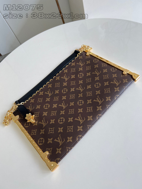 Dimensioni del baule portafortuna Louis Vuitton: 38*23*1cm