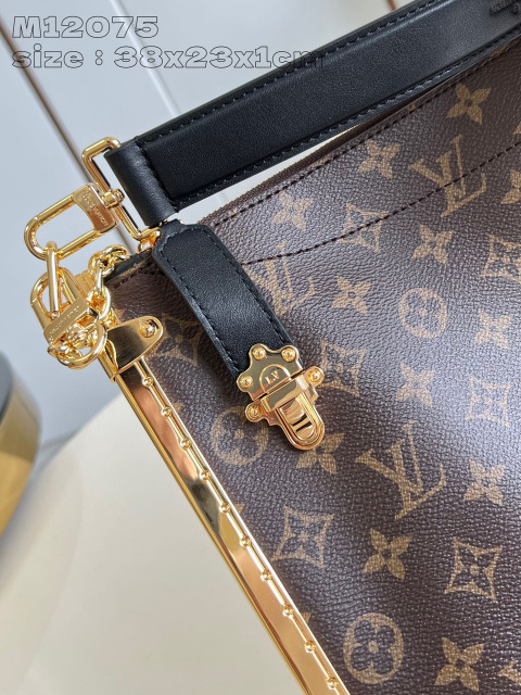 Dimensioni del baule portafortuna Louis Vuitton: 38*23*1cm