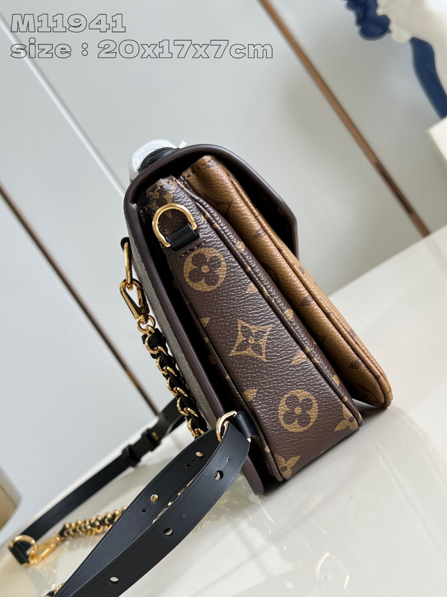 Louis Vuitton Pochette Métis Size：20*17*7cm