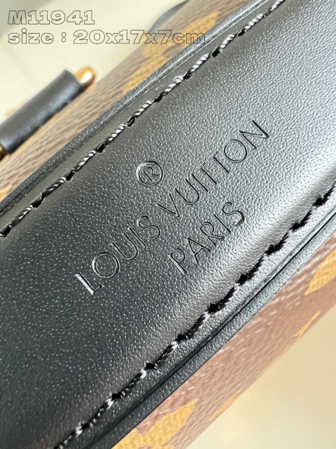 Louis Vuitton Pochette Métis Size：20*17*7cm