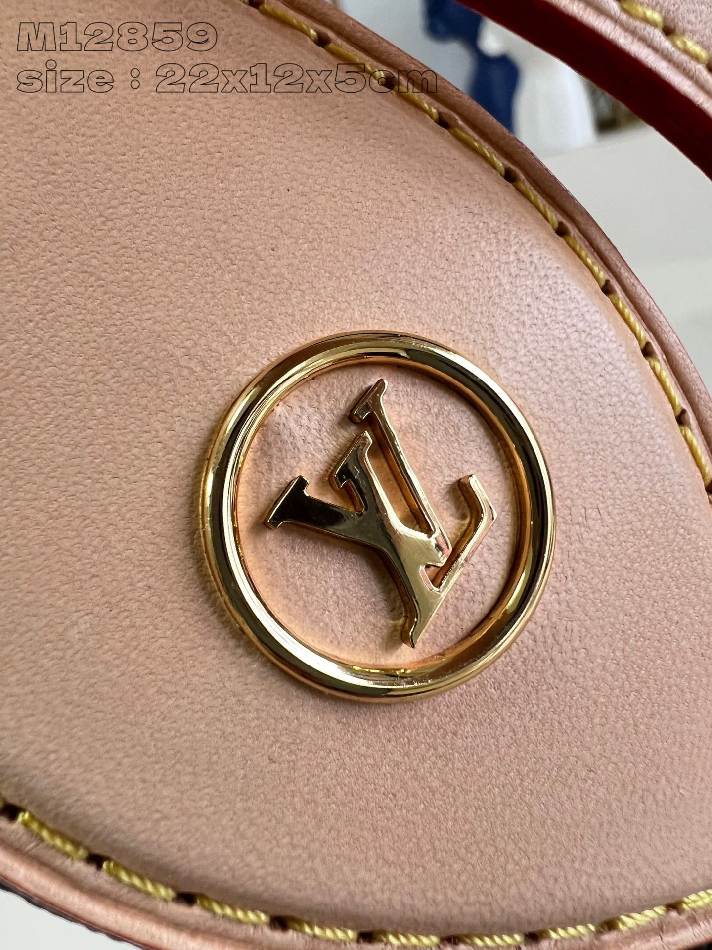 Louis Vuitton  Pochette Tirette  Size：22*12*5.5cm