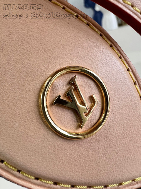 Louis Vuitton  Pochette Tirette  Size：22*12*5.5cm