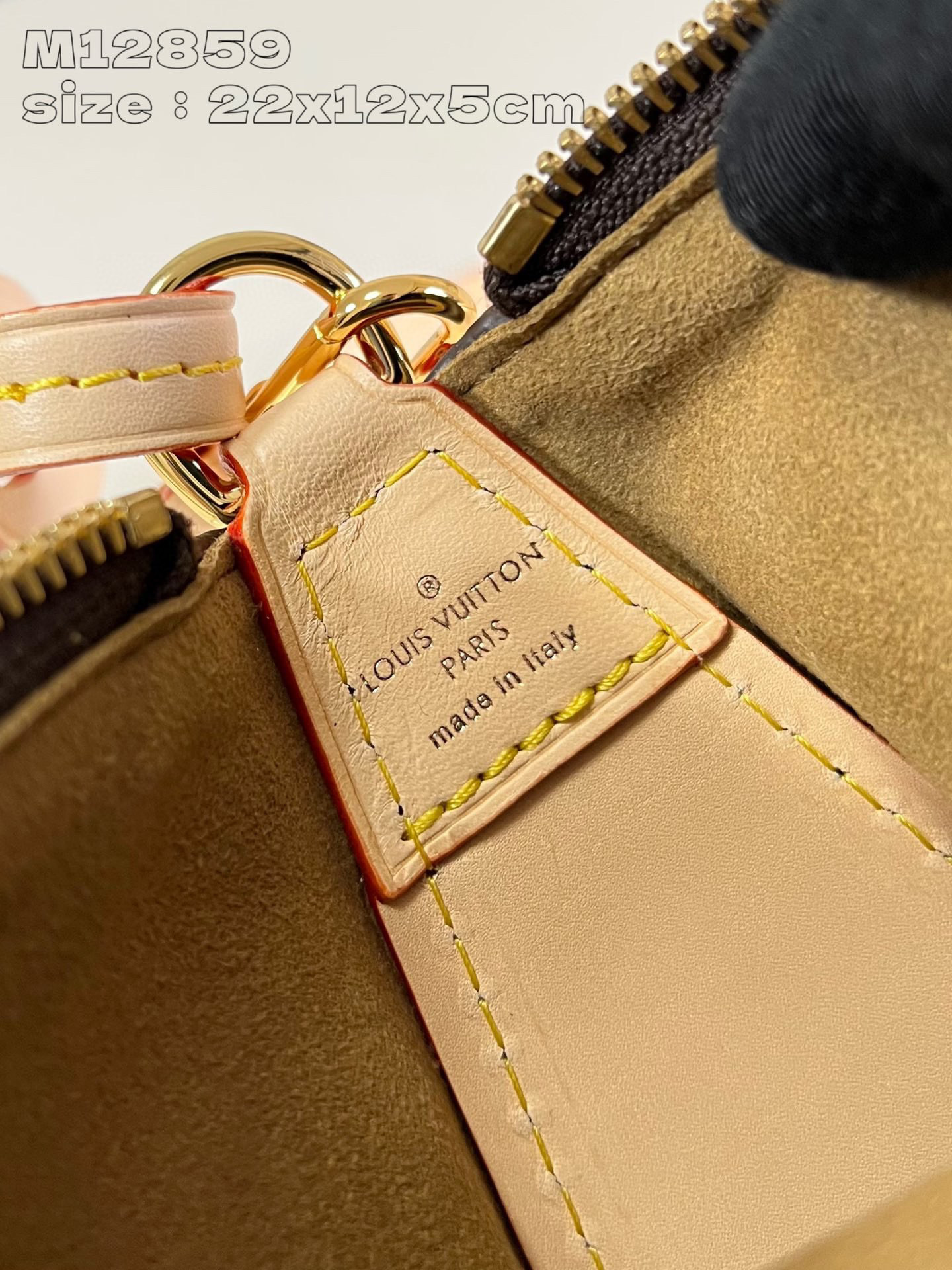 Louis Vuitton  Pochette Tirette  Size：22*12*5.5cm