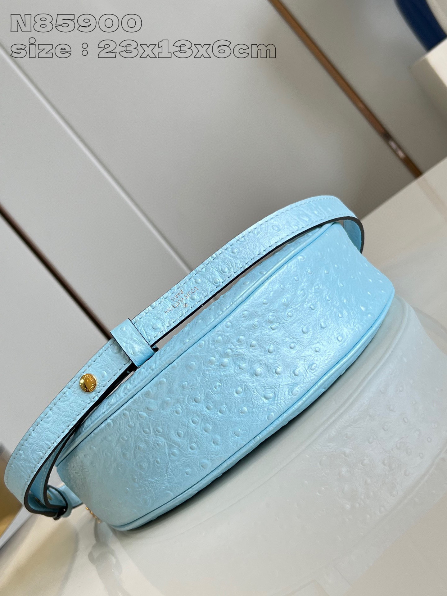 Dimensioni del cinturino Louis Vuitton: 23*13*6cm