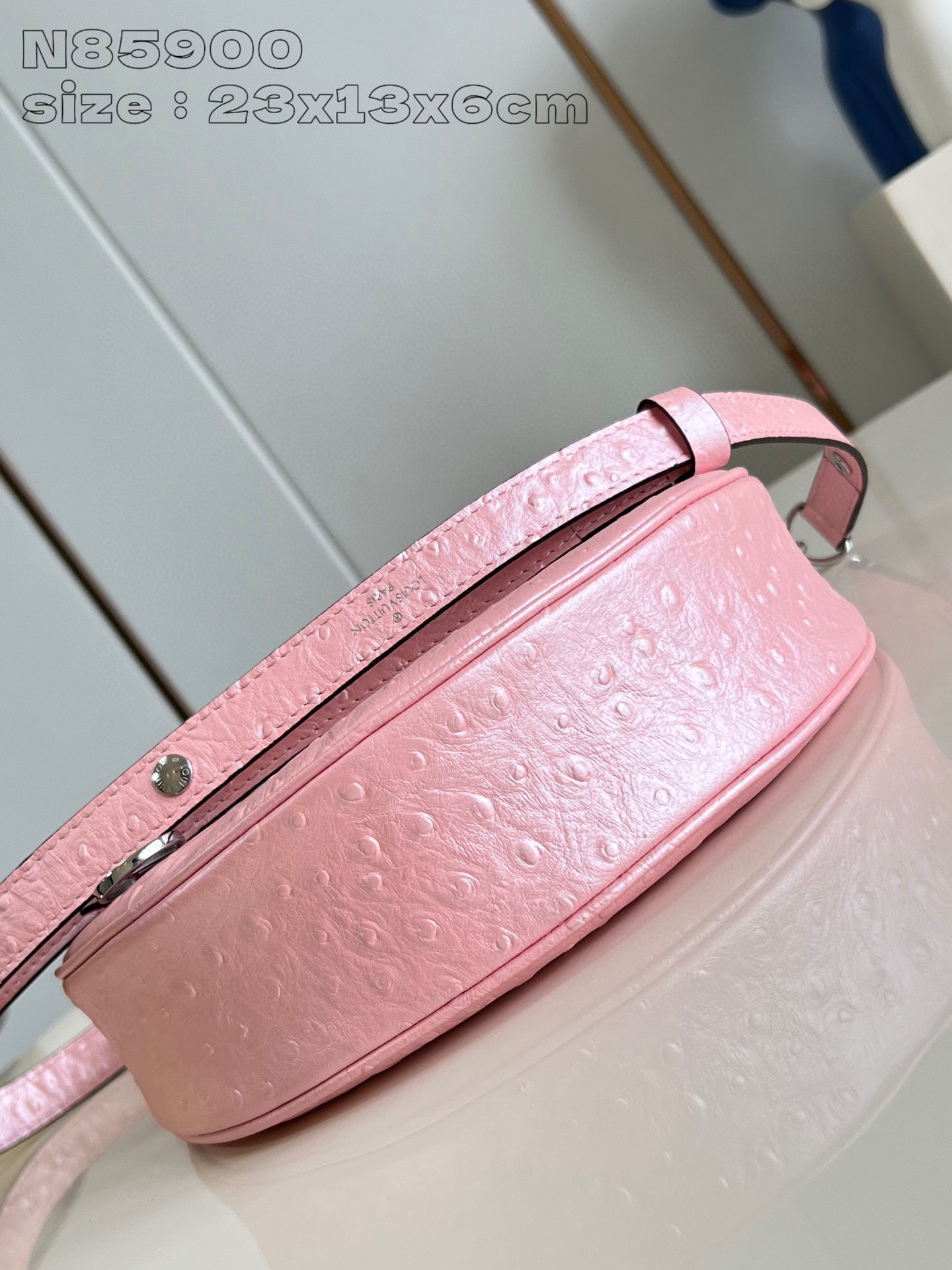 Louis Vuitton Schleife Größe: 23 * 13 * 6 cm