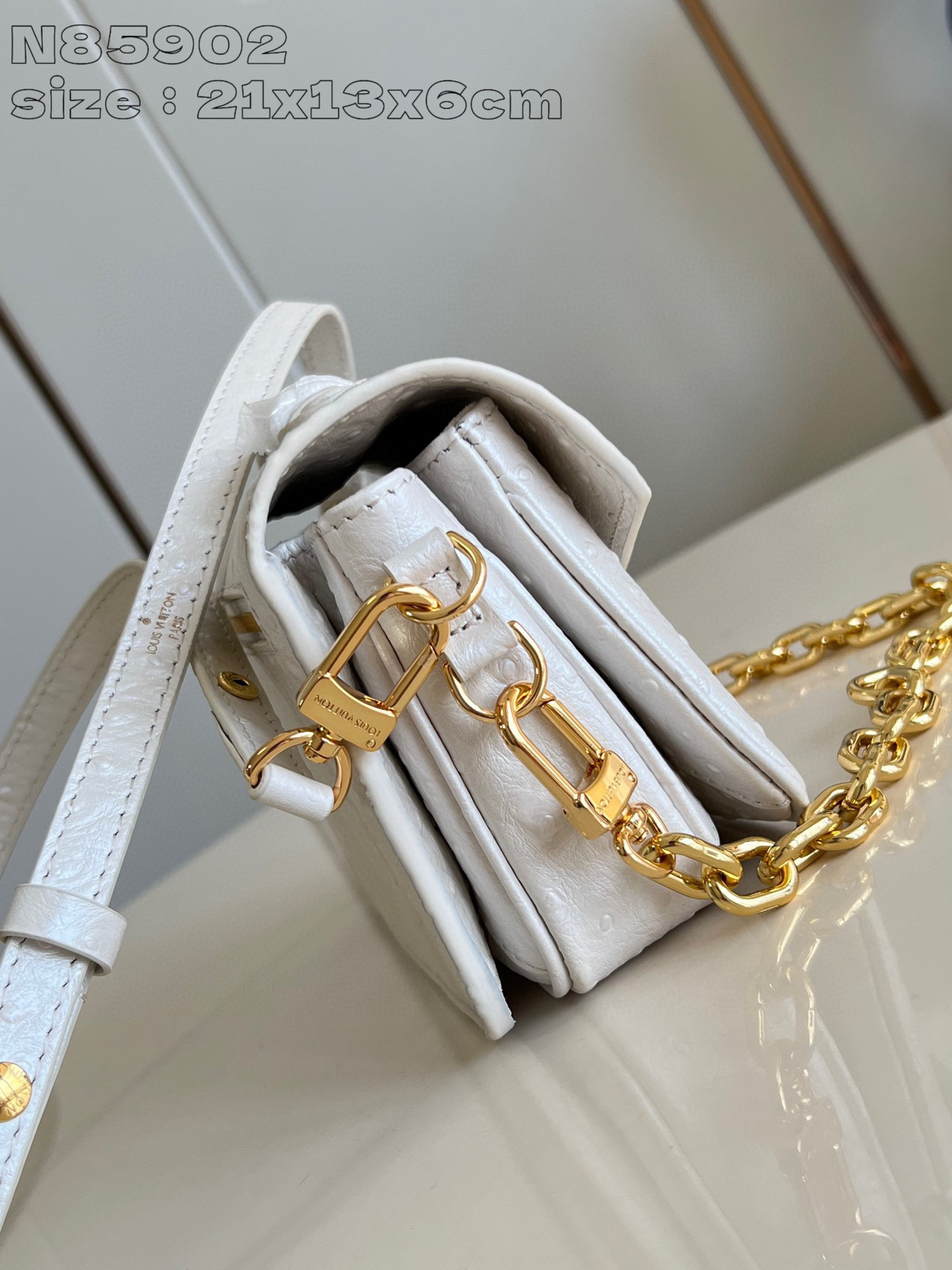 Louis Vuitton Pochette Métis Ost-West-Größe: 21,5 x 13,5 x 6 cm