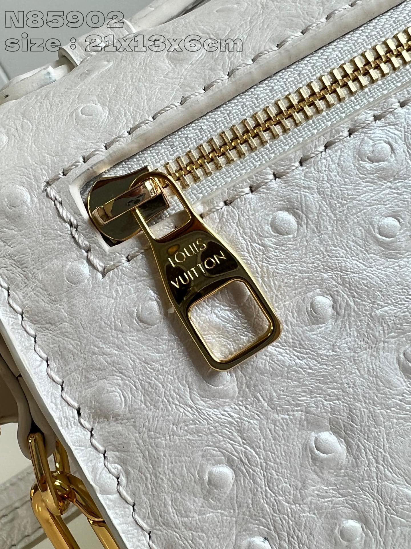 Louis Vuitton Pochette Métis Ost-West-Größe: 21,5 x 13,5 x 6 cm