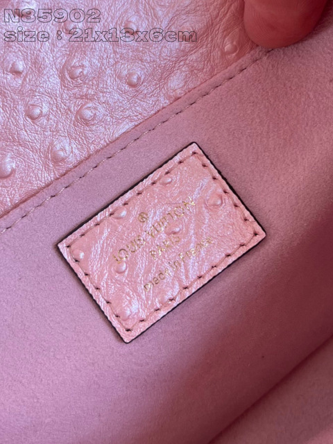 Louis Vuitton Pochette Métis Ost-West-Größe: 21,5 x 13,5 x 6 cm