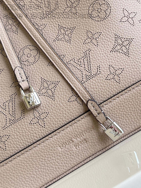 Größe des Louis Vuitton Flore-Monogramms: 28 x 27 x 10 cm