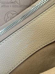 Größe des Louis Vuitton Flore-Monogramms: 28 x 27 x 10 cm