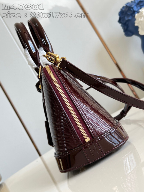 Dimensioni della borsa Louis Vuitton Alma BB: 23,5*17,5*11,55 cm