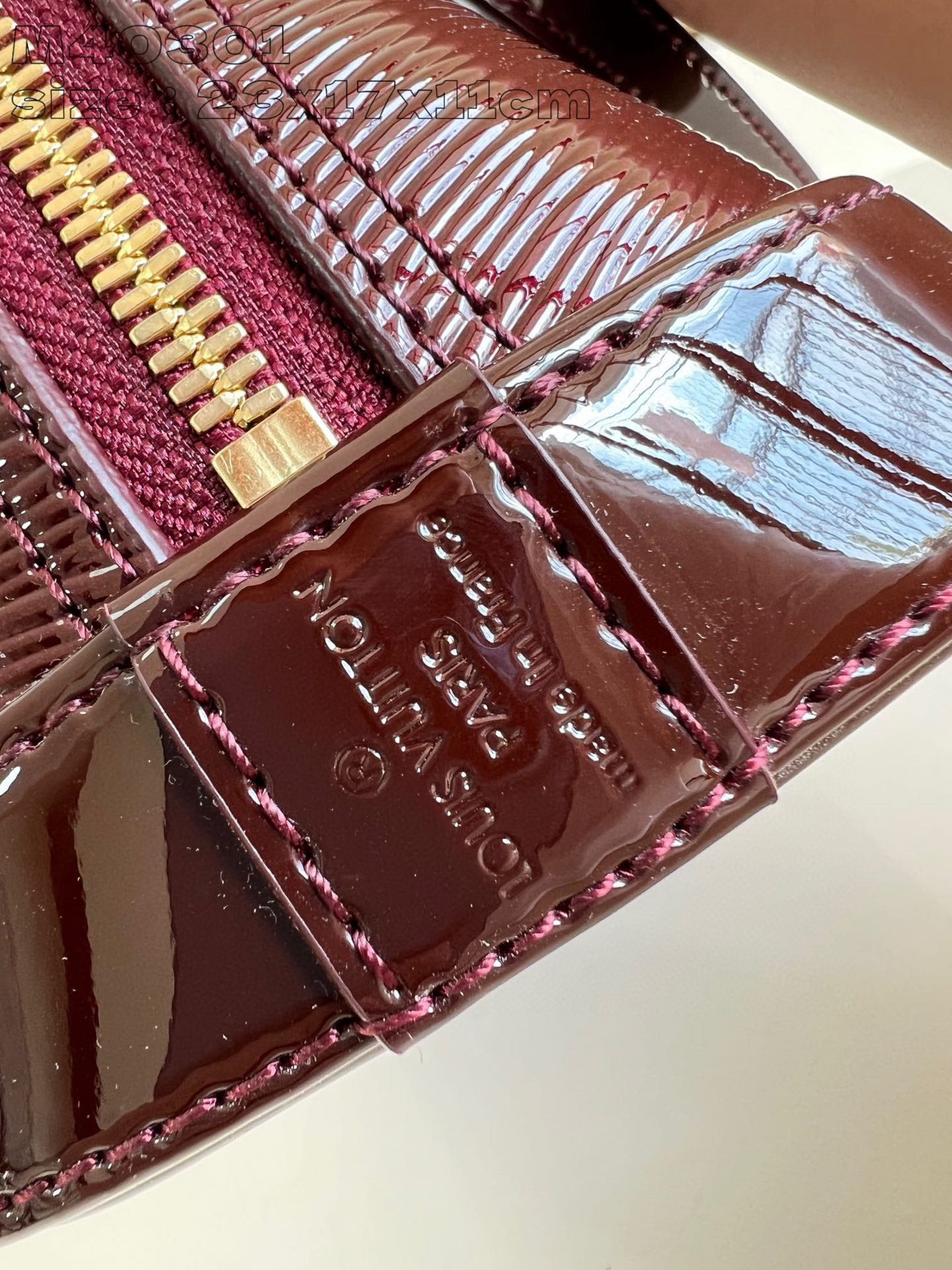 Dimensioni della borsa Louis Vuitton Alma BB: 23,5*17,5*11,55 cm