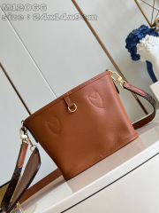 Louis Vuitton Neverfull Bandoulière Inside Out BB Größe: 24 * 14 * 9 cm