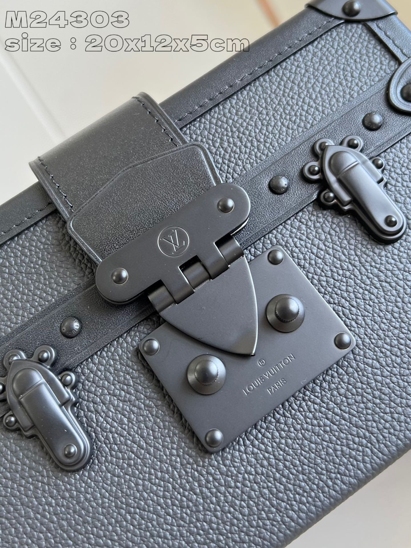 Louis Vuitton Petite Malle Size：20*12.5*6cm