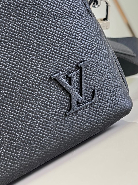 Louis Vuitton Avenue Größe: 22,5 x 16 x 7,5 cm