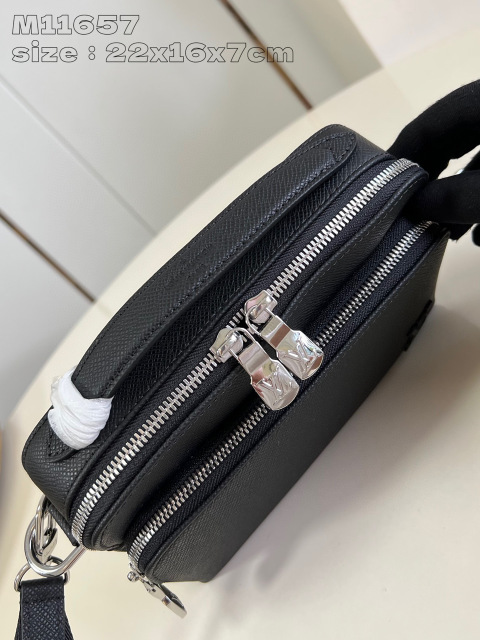 Louis Vuitton Avenue Größe: 22,5 x 16 x 7,5 cm