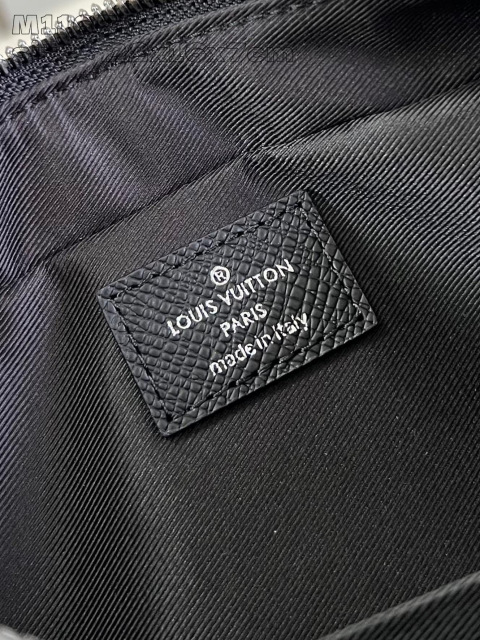 Louis Vuitton Avenue Größe: 22,5 x 16 x 7,5 cm