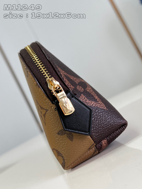 Louis Vuitton Pochette Cosmétique Größe: 19 * 12 * 6 cm