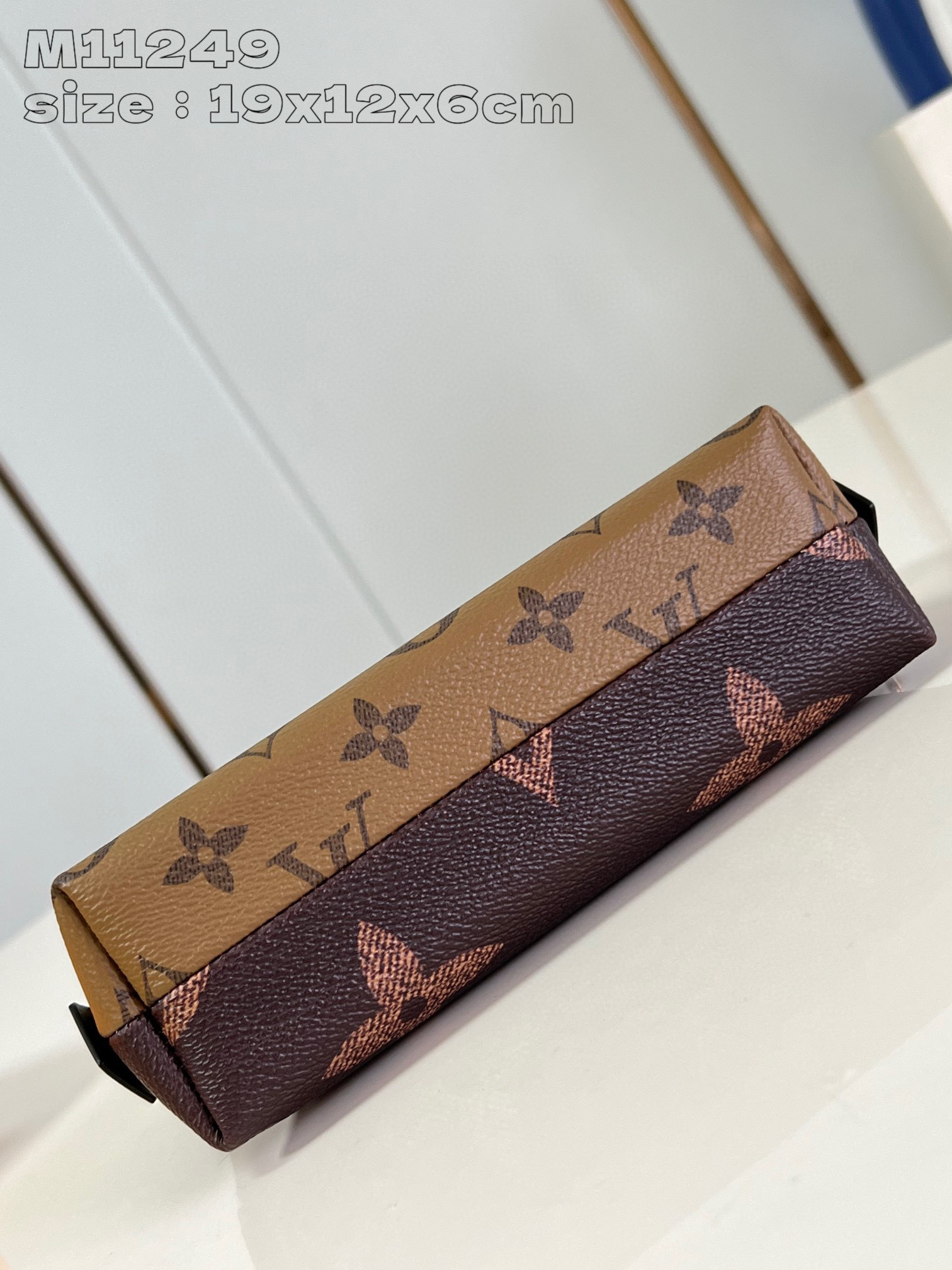 Louis Vuitton Pochette Cosmétique Größe: 19 * 12 * 6 cm