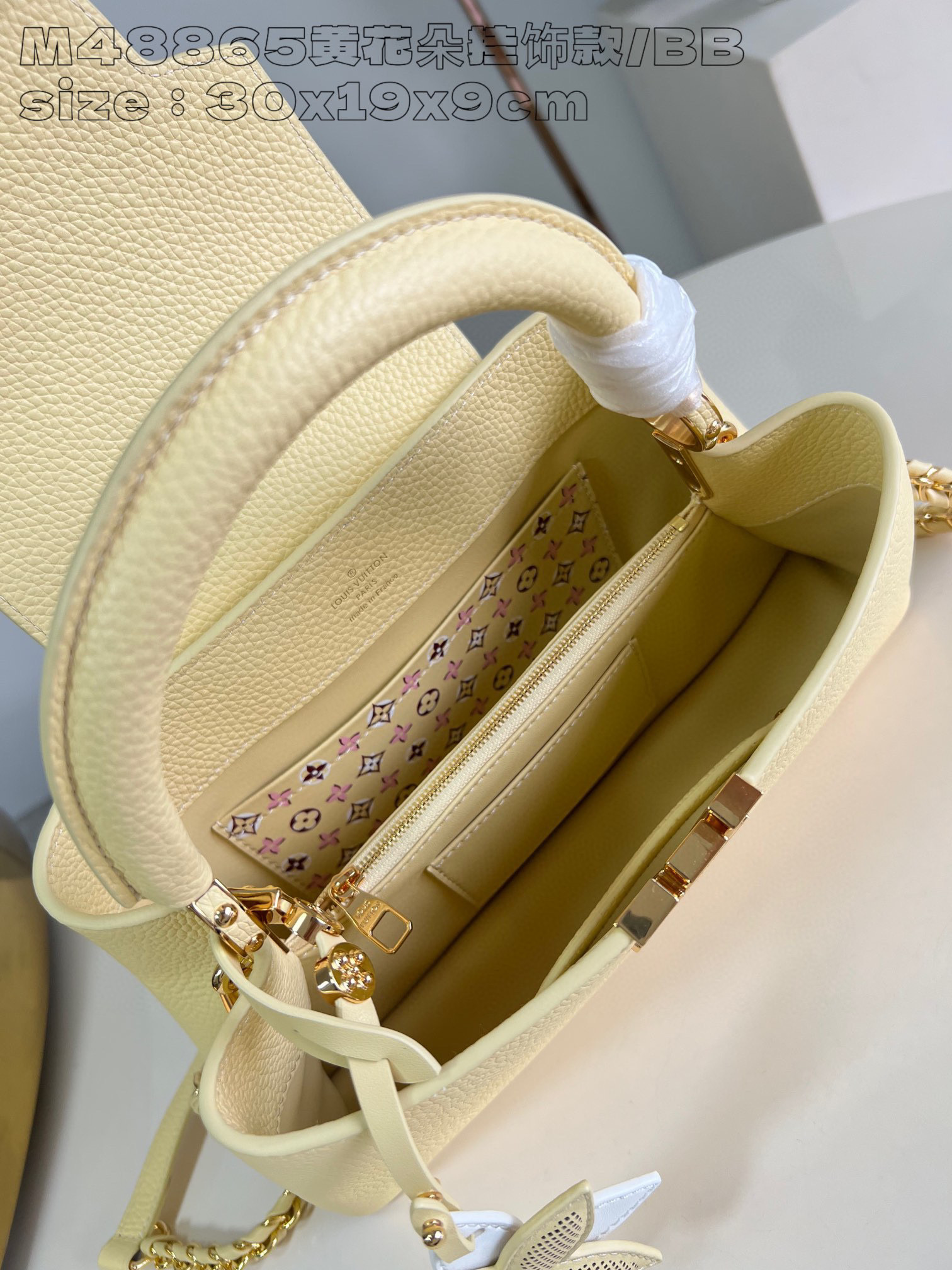 Louis Vuitton Capucines Ost-West Größe: 30 * 19 * 9 cm