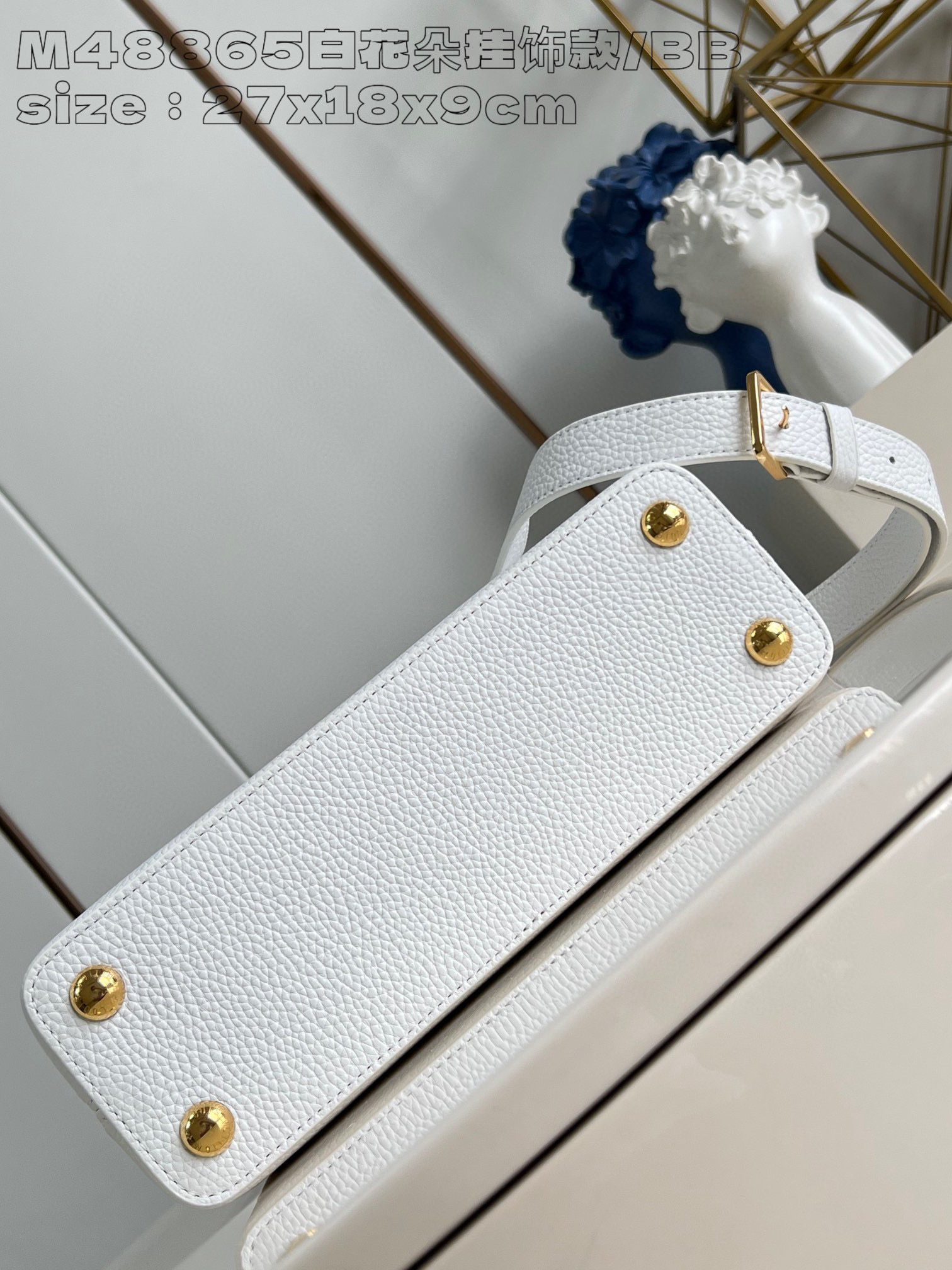 Louis Vuitton Capucines East-West Size：30*19*9cm